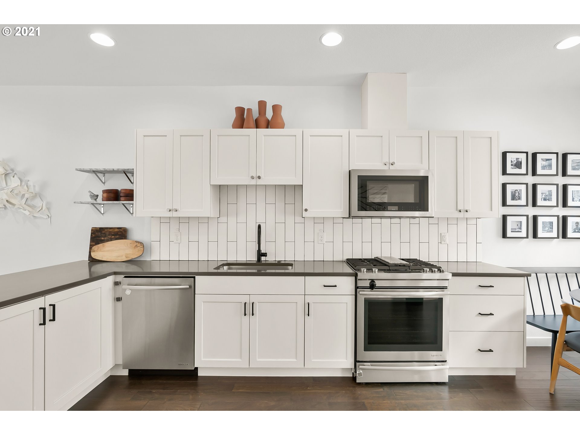 Photo #6: 21484185 Listing 
