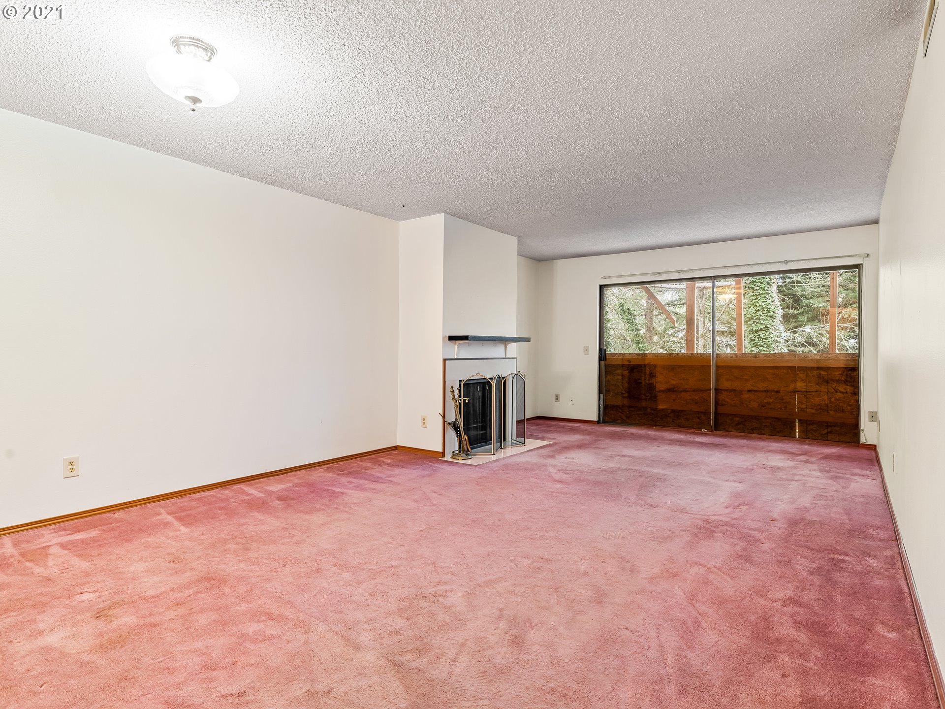 Photo #5: 21487380 Listing 