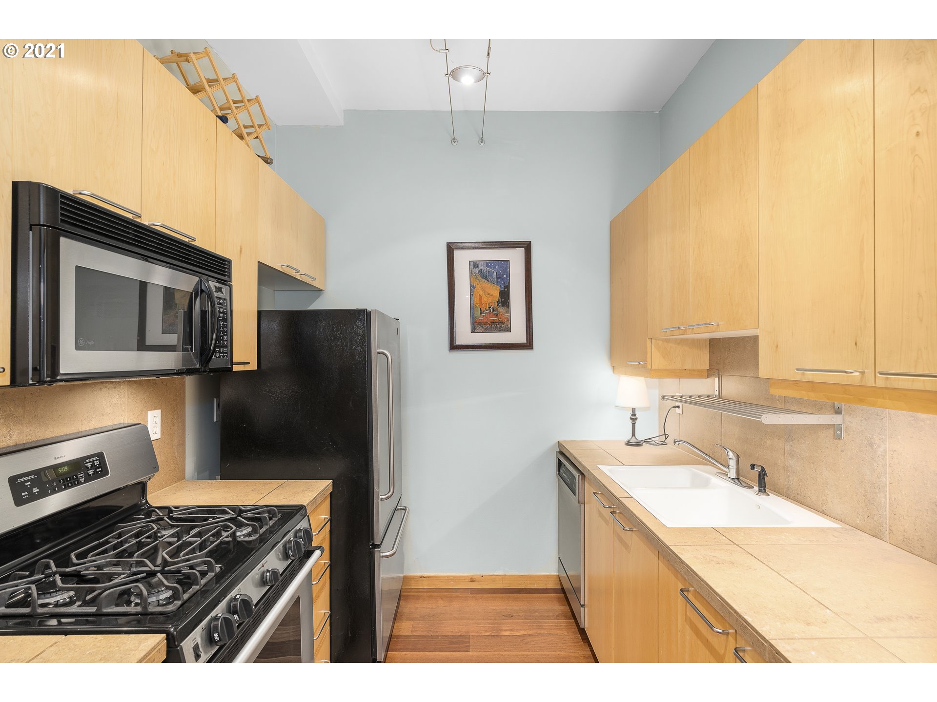 Photo #6: 21487698 Listing 