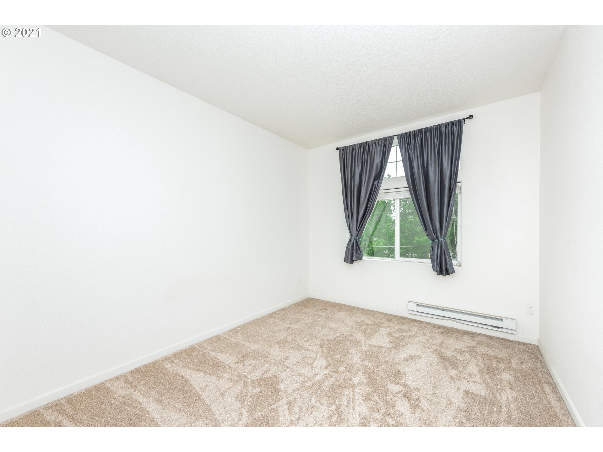 Photo #2: 21489155 Listing 
