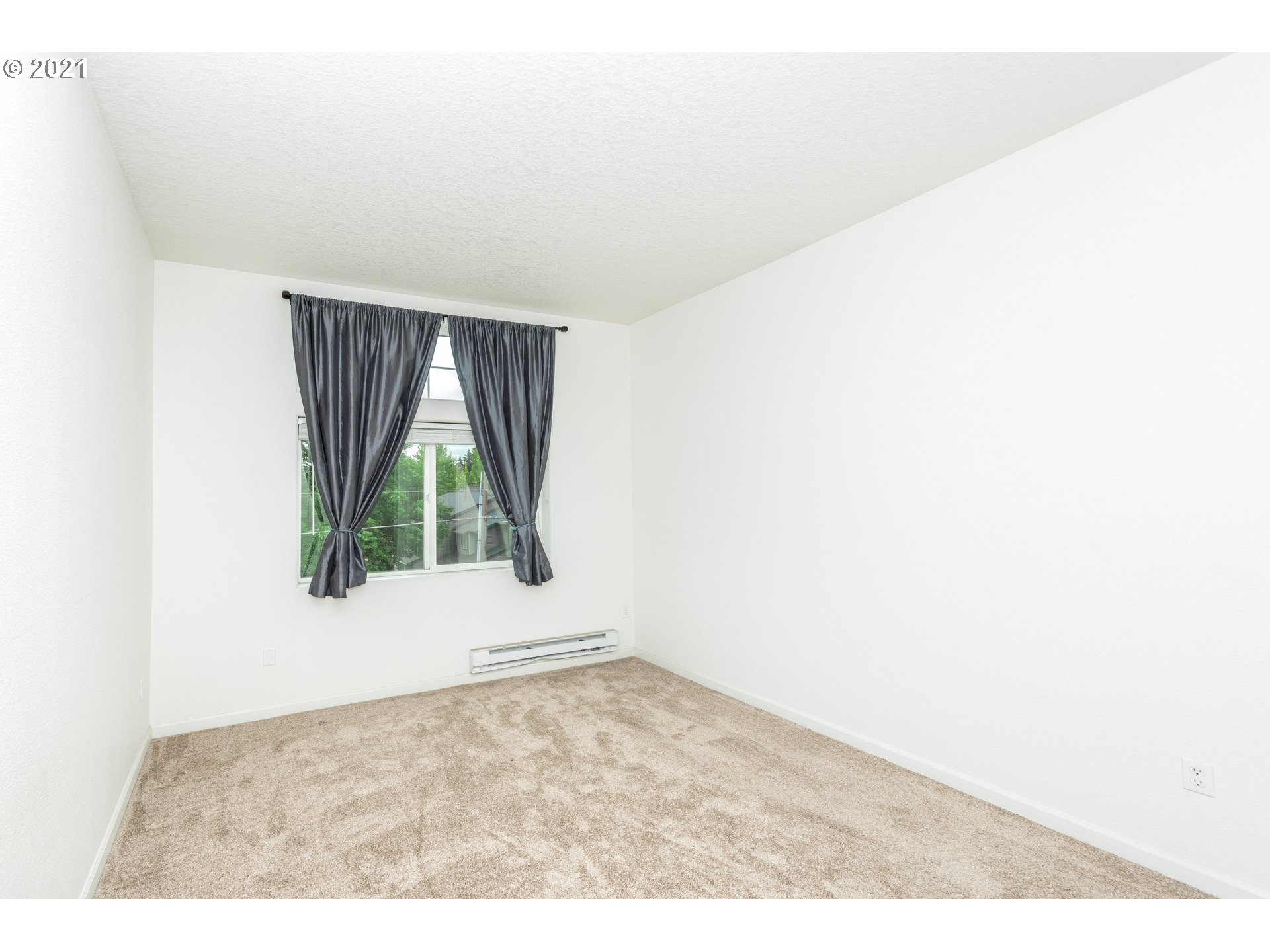 Photo #3: 21489155 Listing 