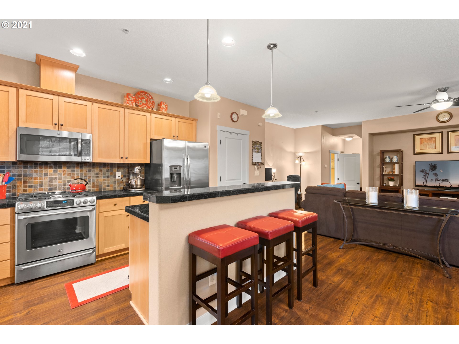 Photo #2: 21489156 Listing 