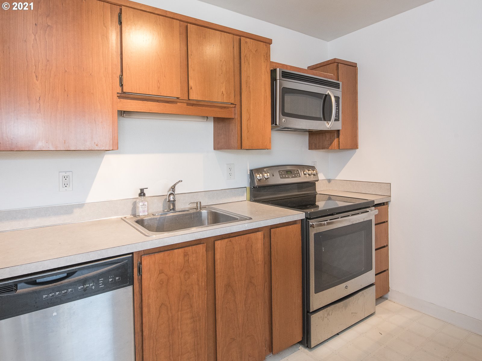 Photo #6: 21490634 Listing 