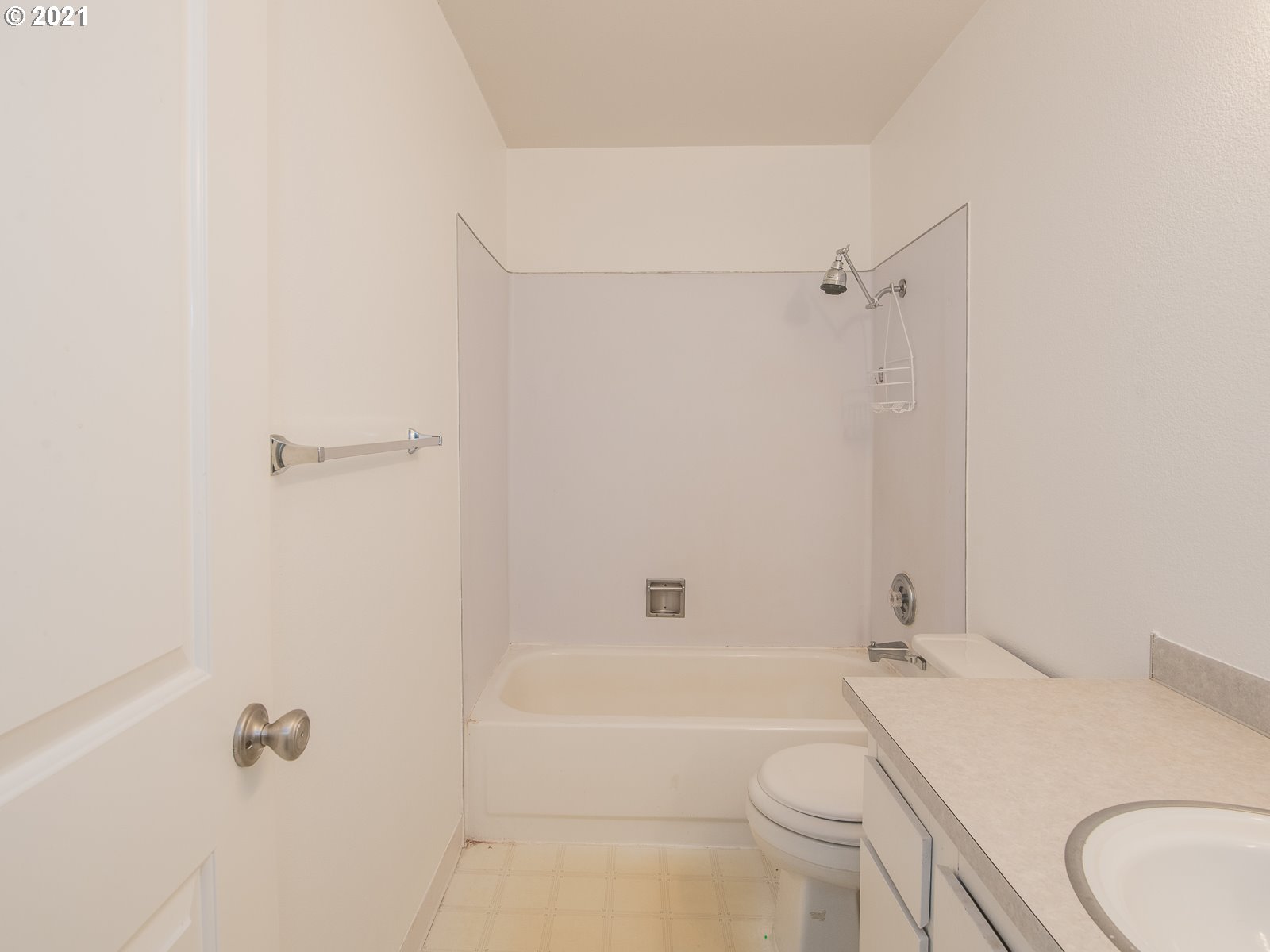 Photo #5: 21490634 Listing 