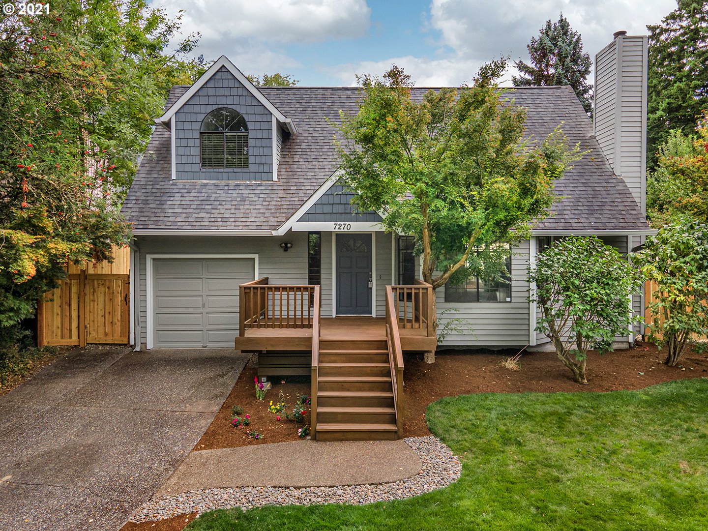 More Details about MLS # 21491827 : 7270 SW CUSHMAN CT
