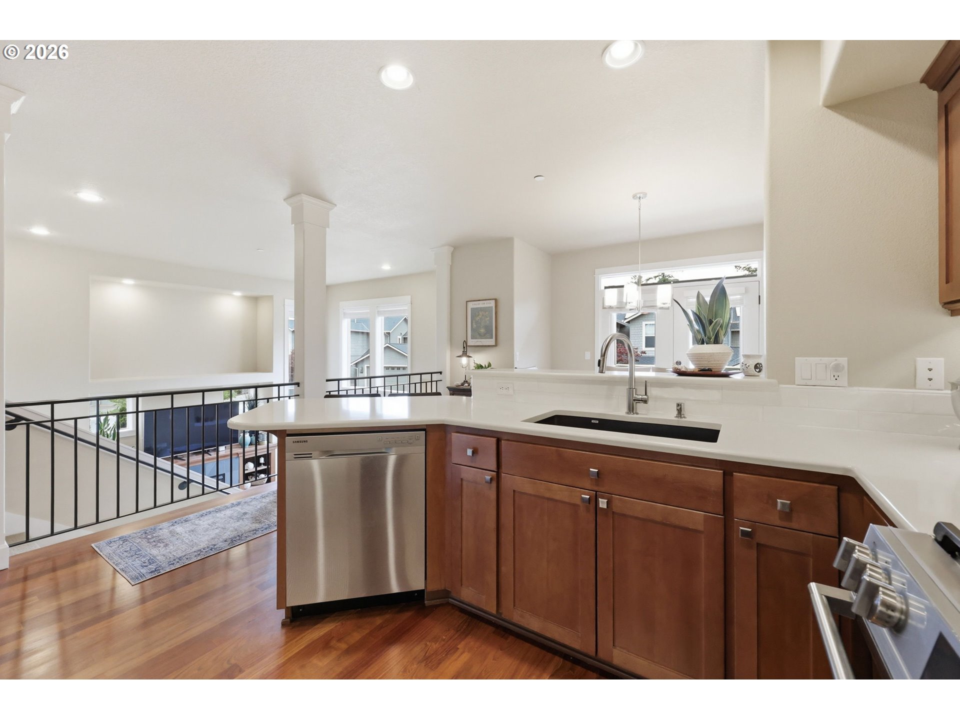 Photo #6: 214918773 Listing: Photo #6