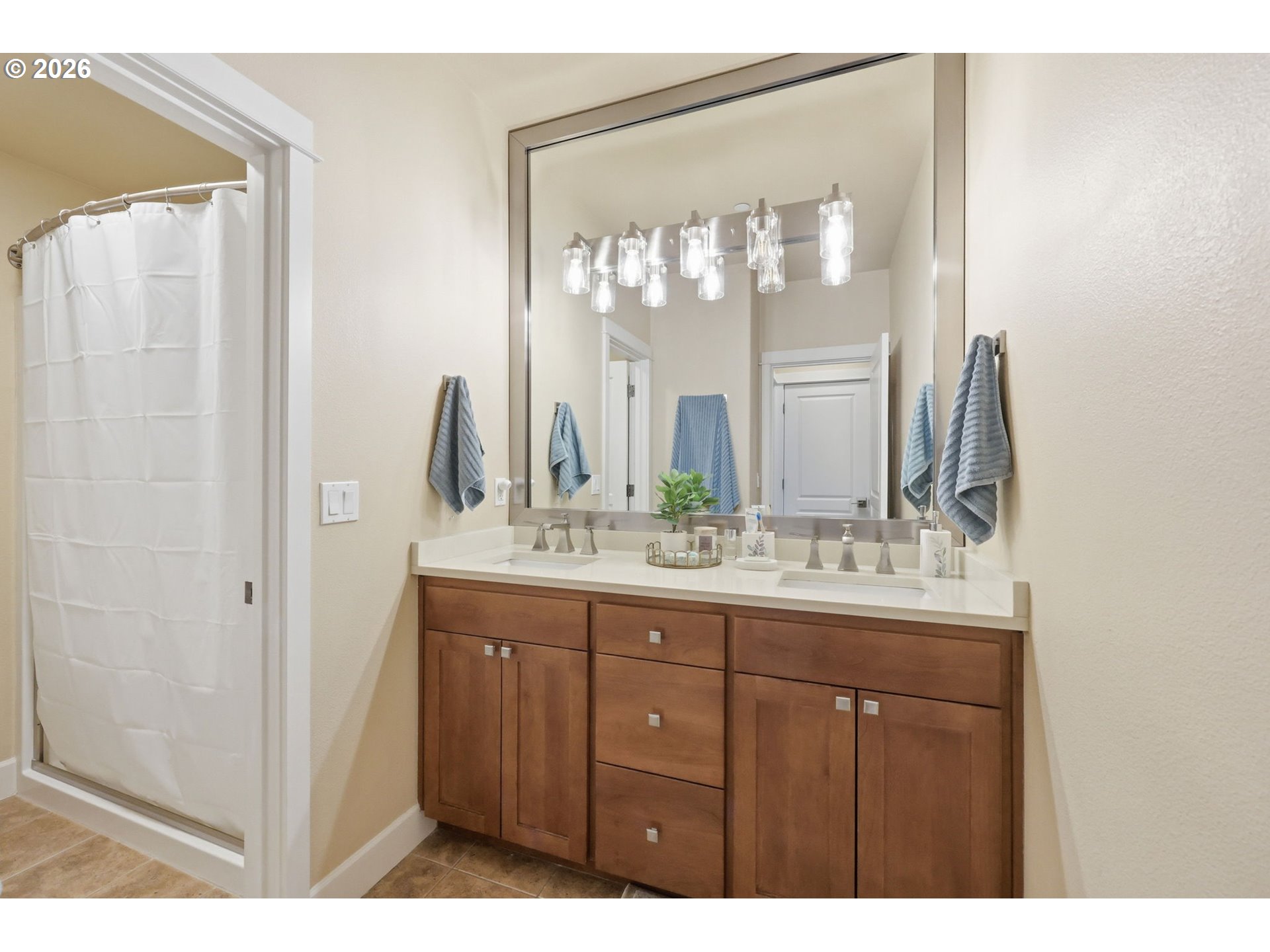 Photo #27: 214918773 Listing: Photo #27