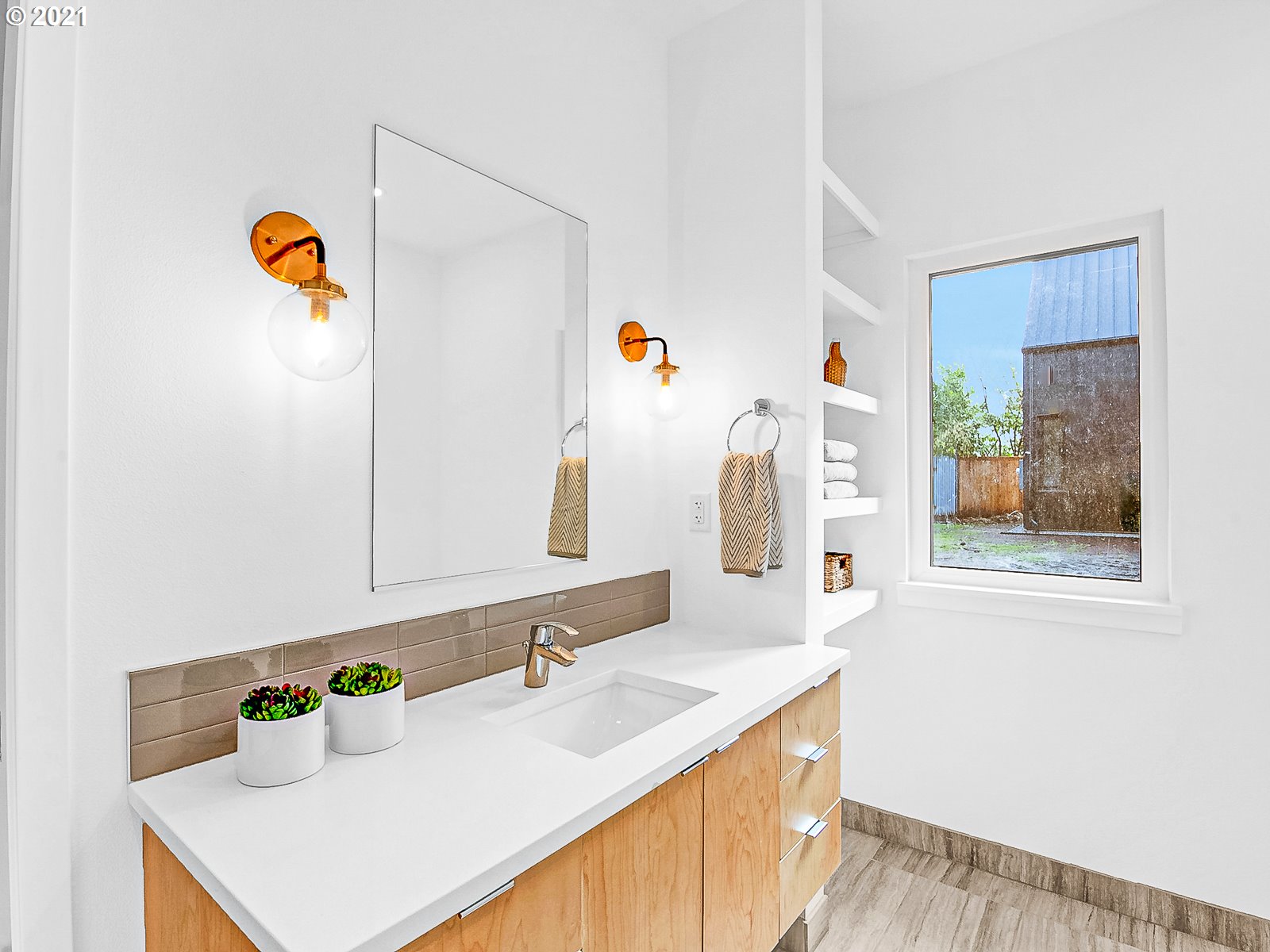 Photo #6: 21495097 Listing 