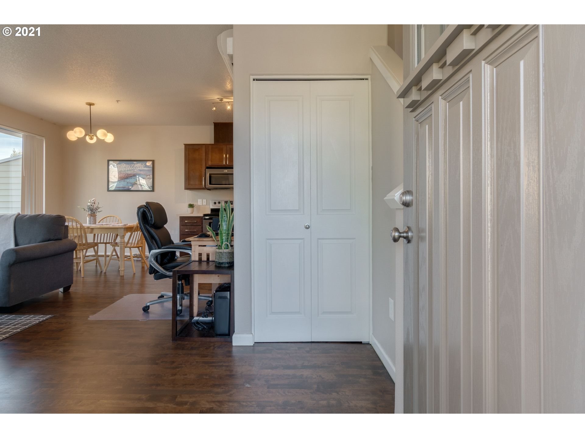 MLS: 21495504 Condo For Sale