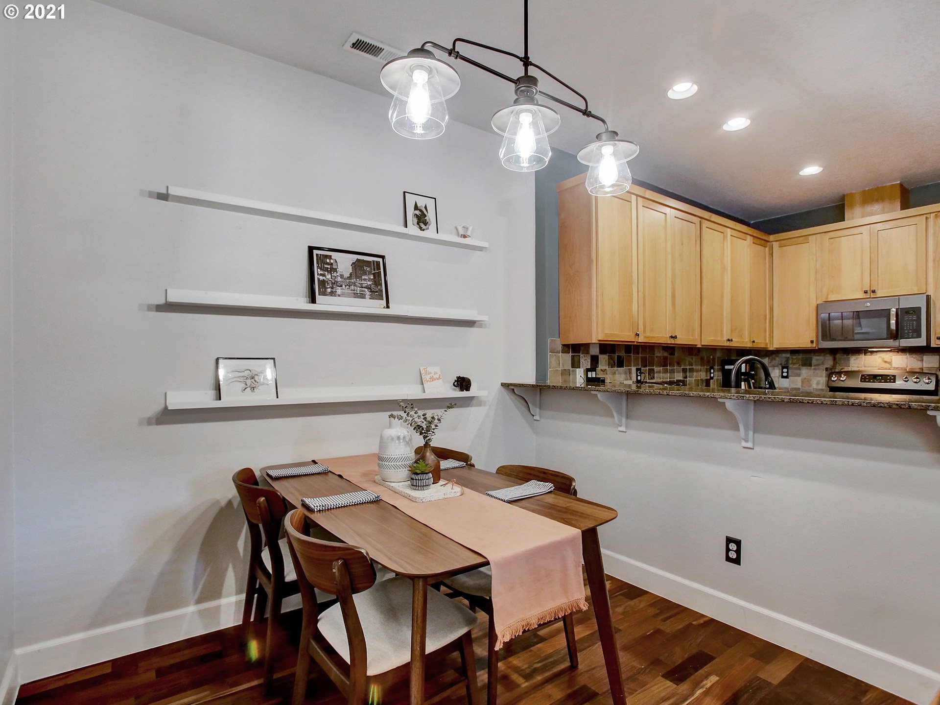 Photo #4: 21499329 Listing 