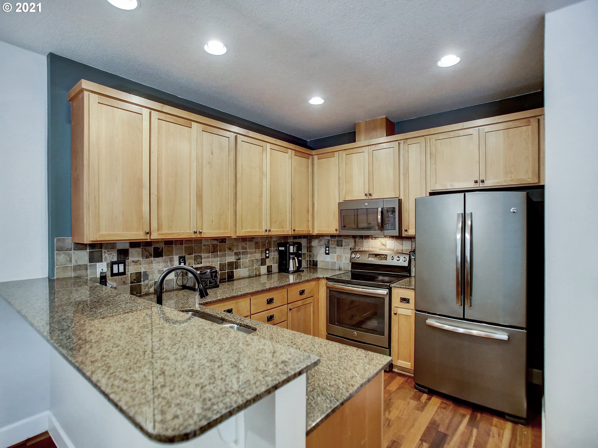 Photo #5: 21499329 Listing 