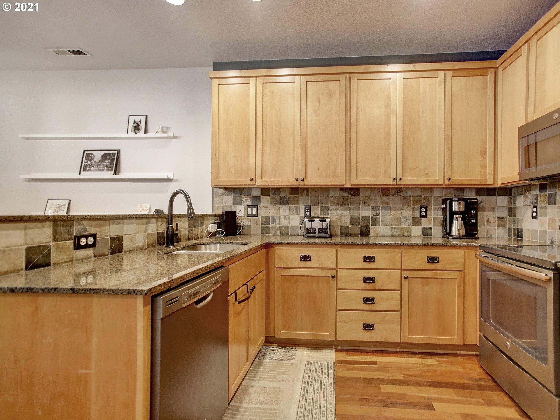 Photo #6: 21499329 Listing 