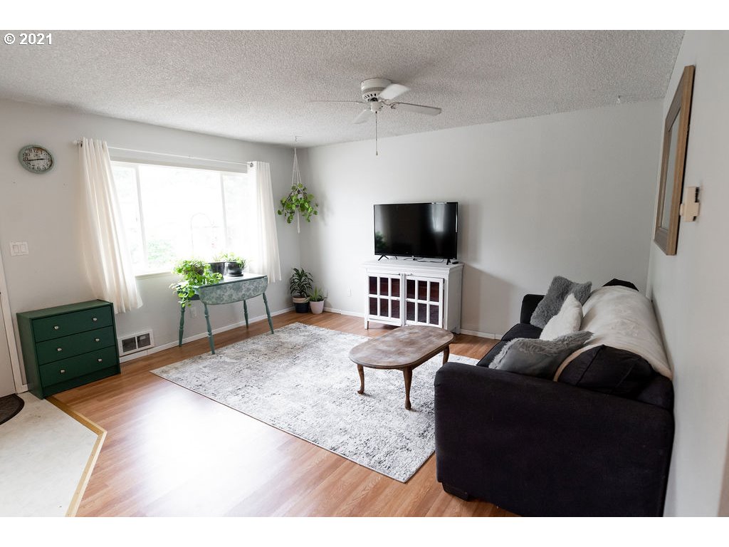 Photo #4: 21499451 Listing 