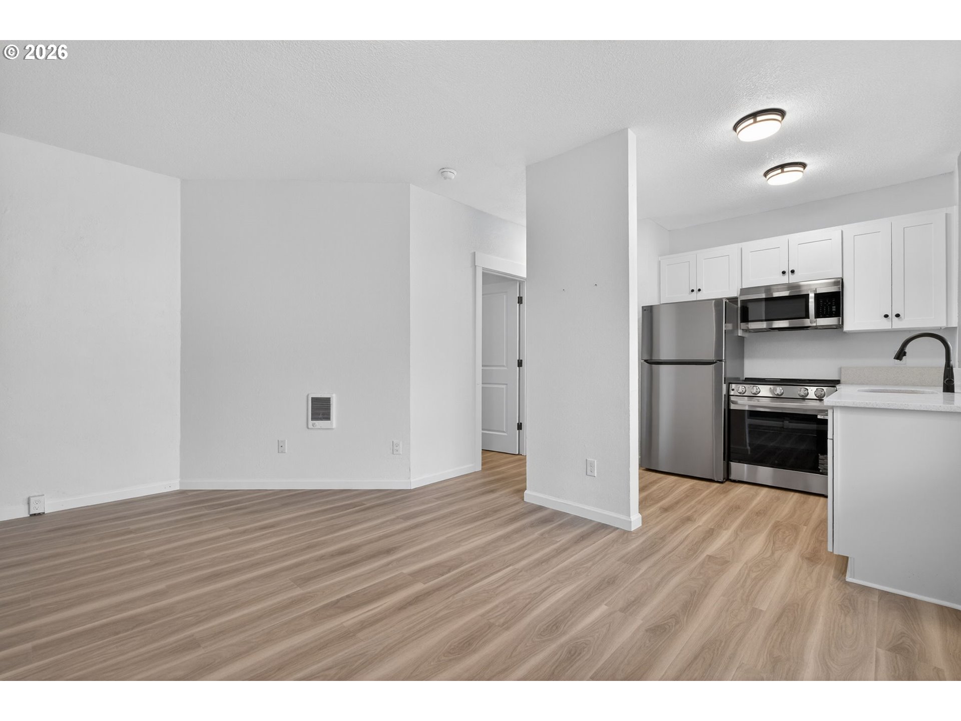 Photo #7: 214997210 Listing: Photo #7