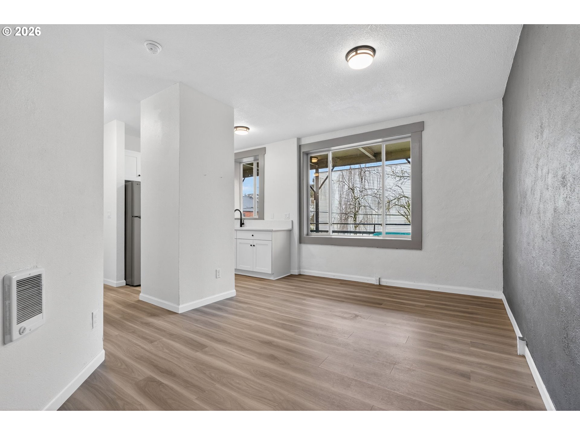 Photo #5: 214997210 Listing: Photo #5