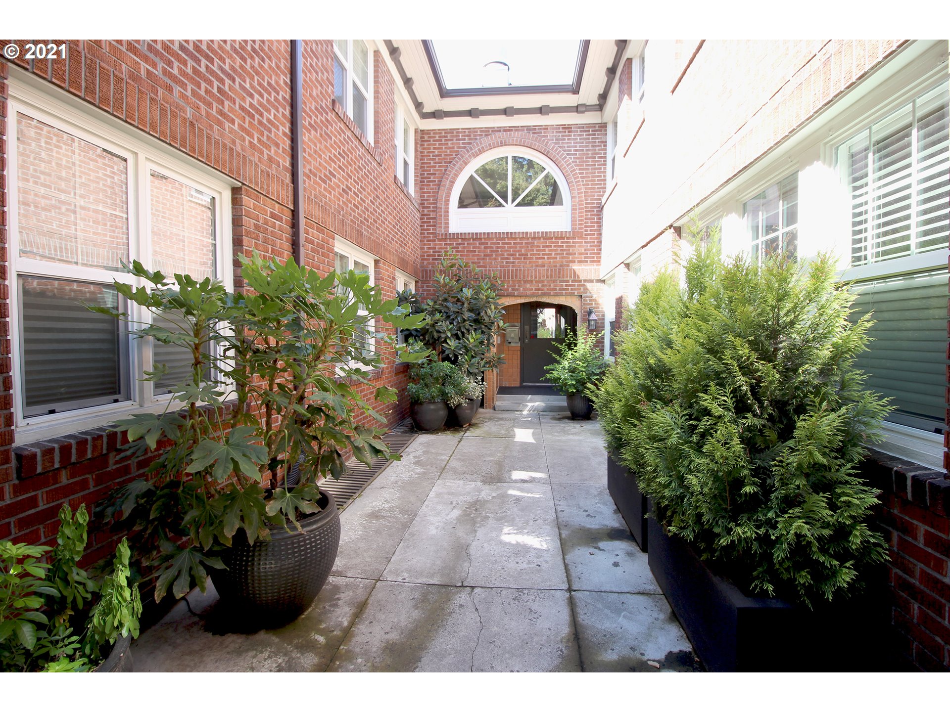 Photo #4: 21500538 Listing 