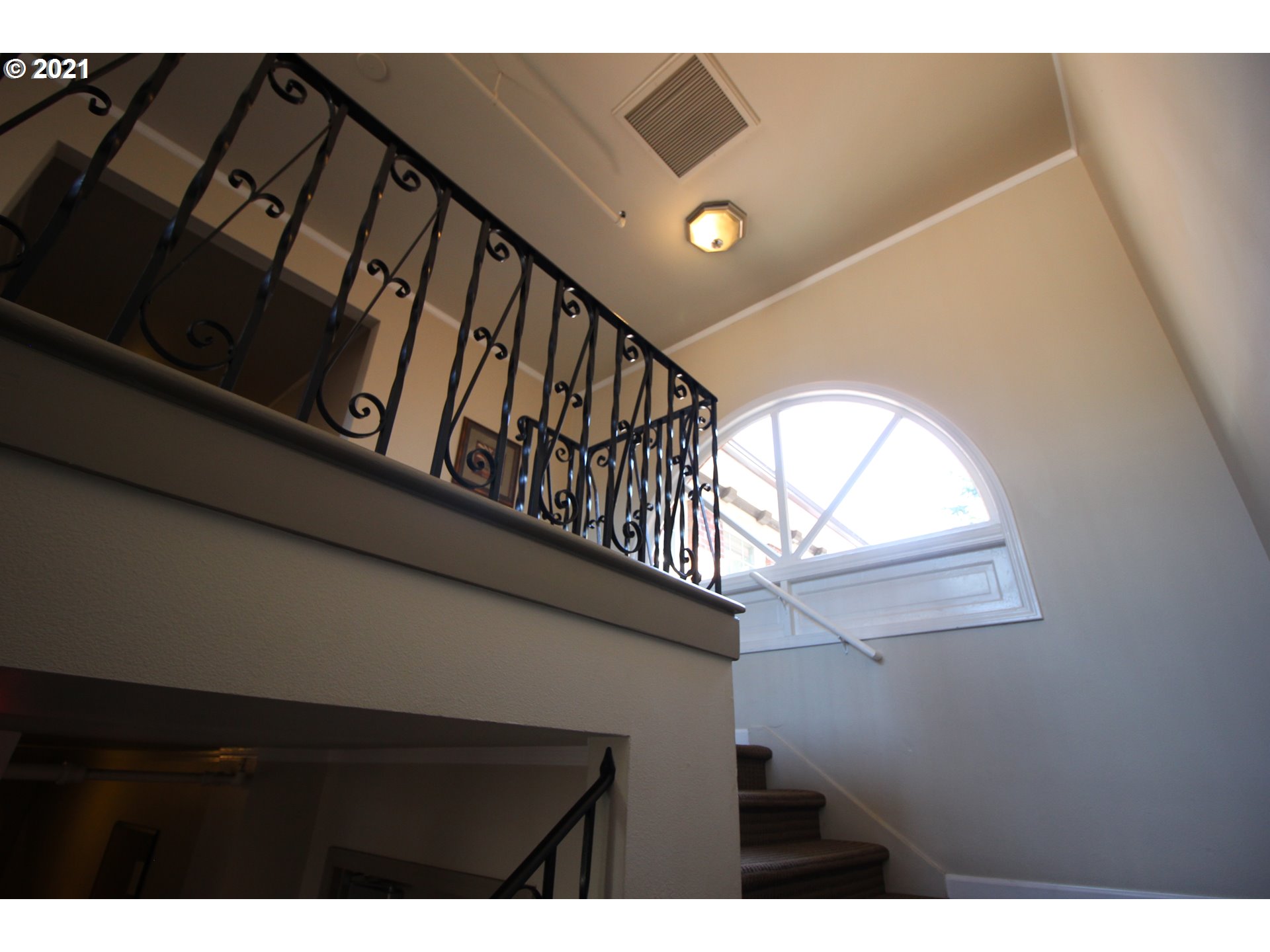 Photo #6: 21500538 Listing 