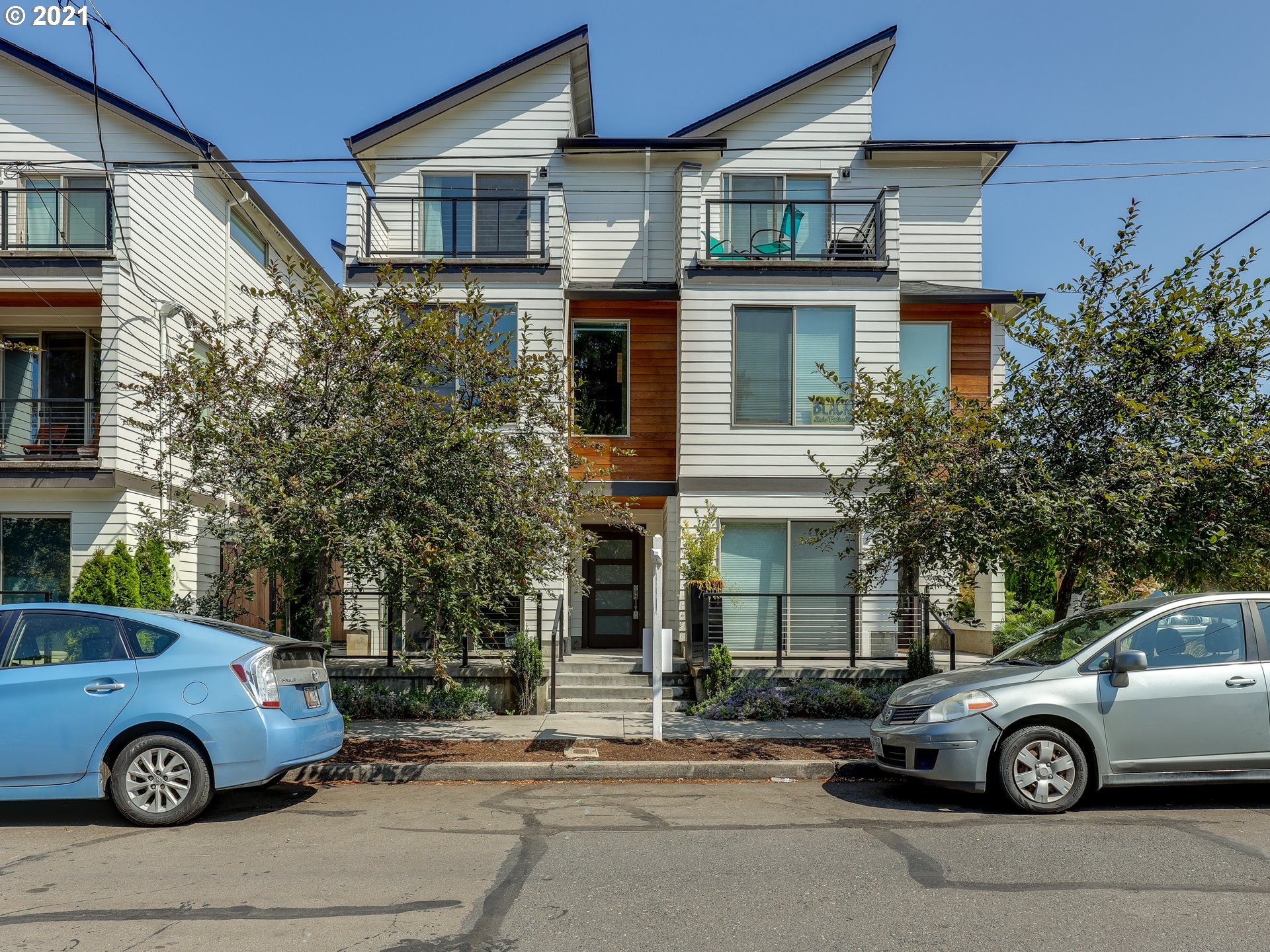 Photo #6: 21500628 Listing 