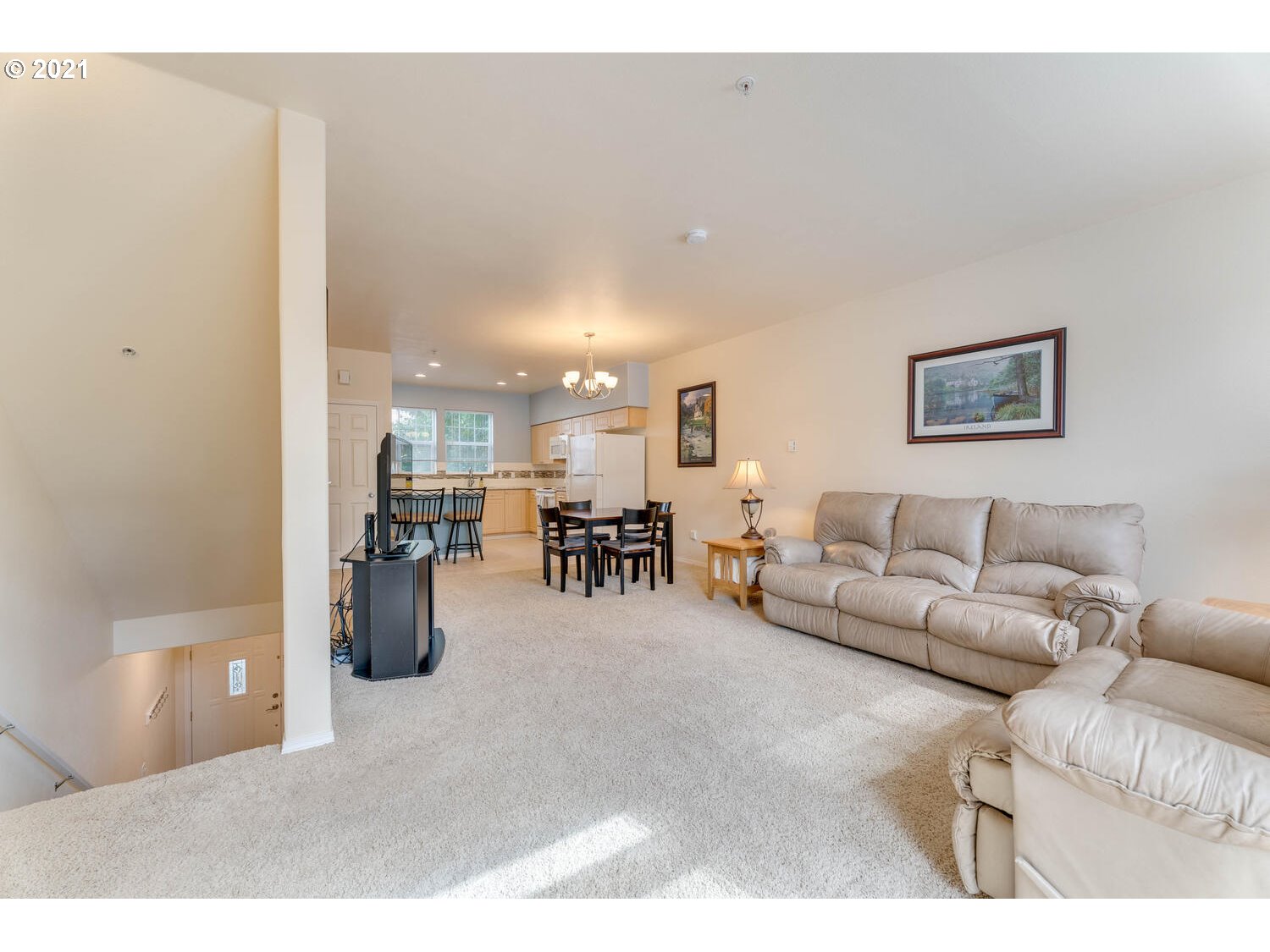 Photo #4: 21501130 Listing 