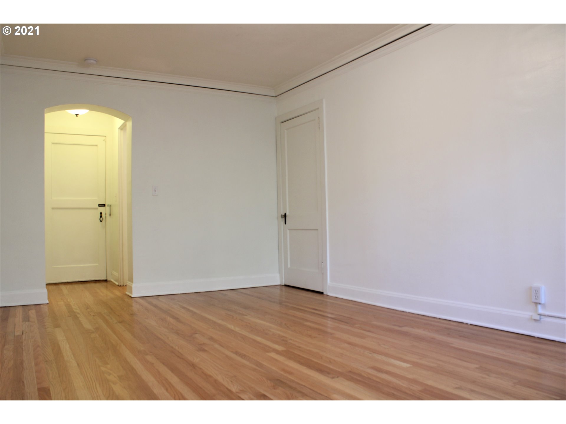 Photo #3: 21503430 Listing 