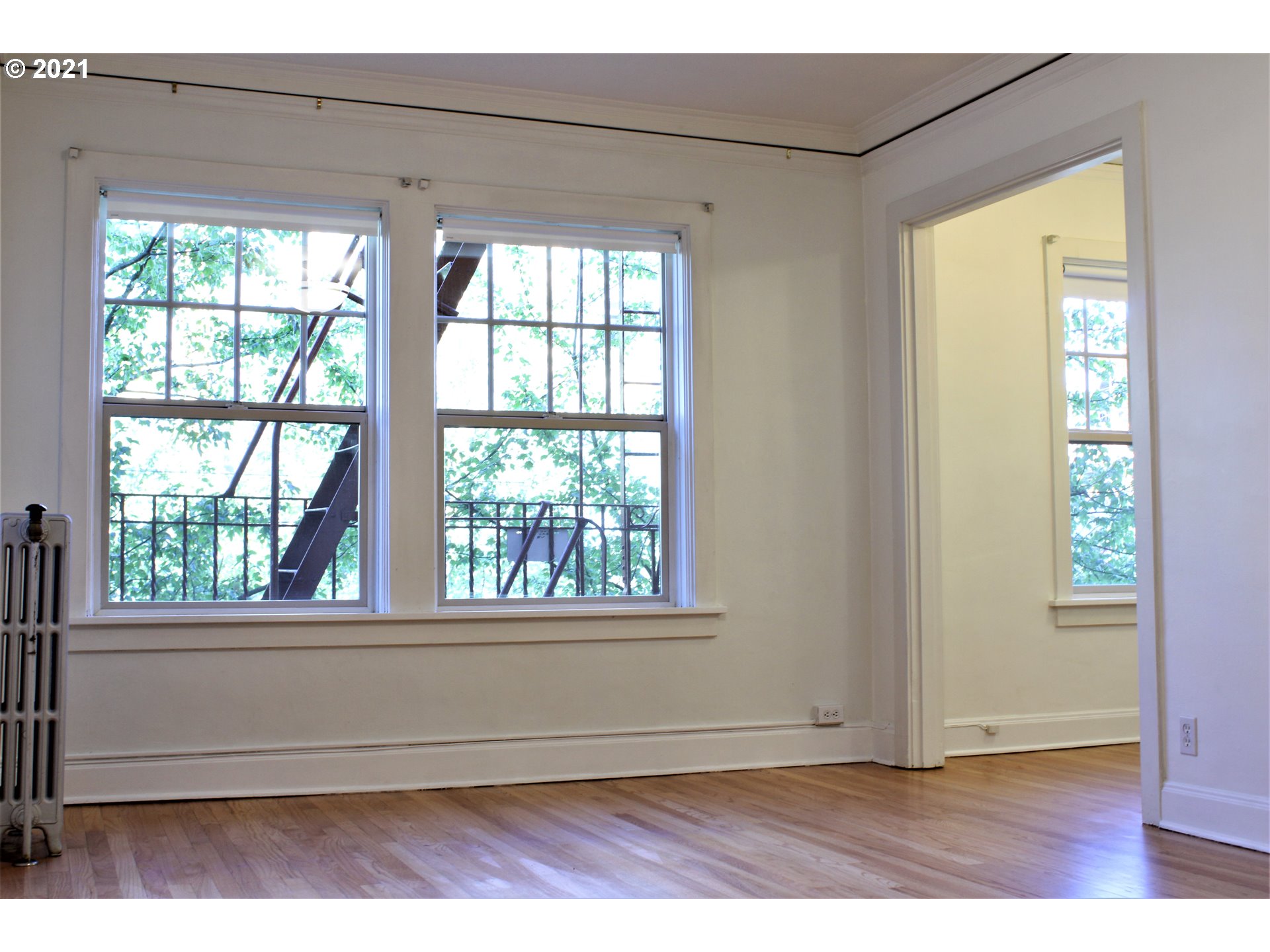 Photo #4: 21503430 Listing 