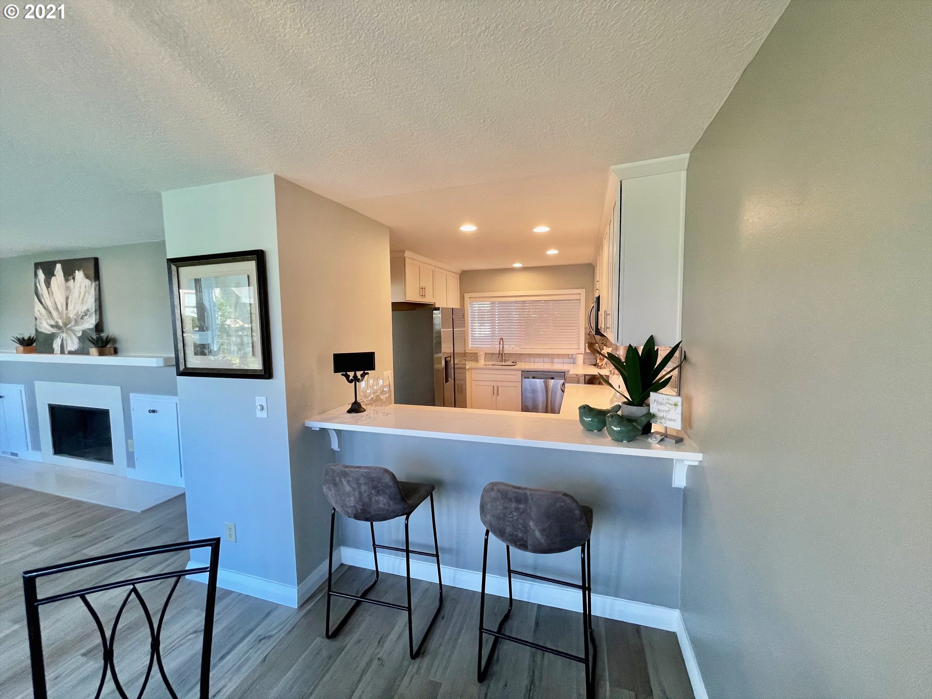Photo #3: 21508109 Listing 