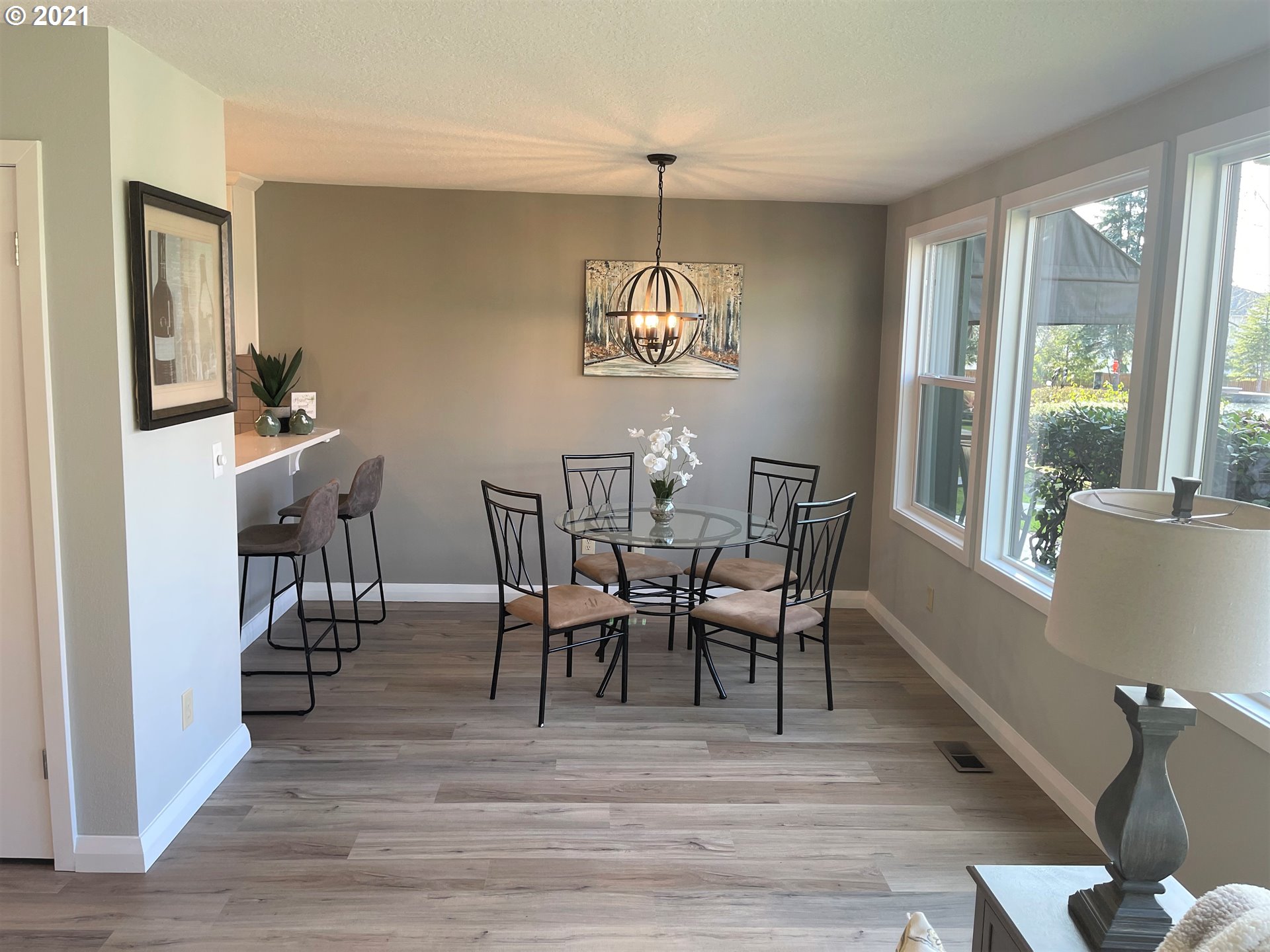Photo #4: 21508109 Listing 