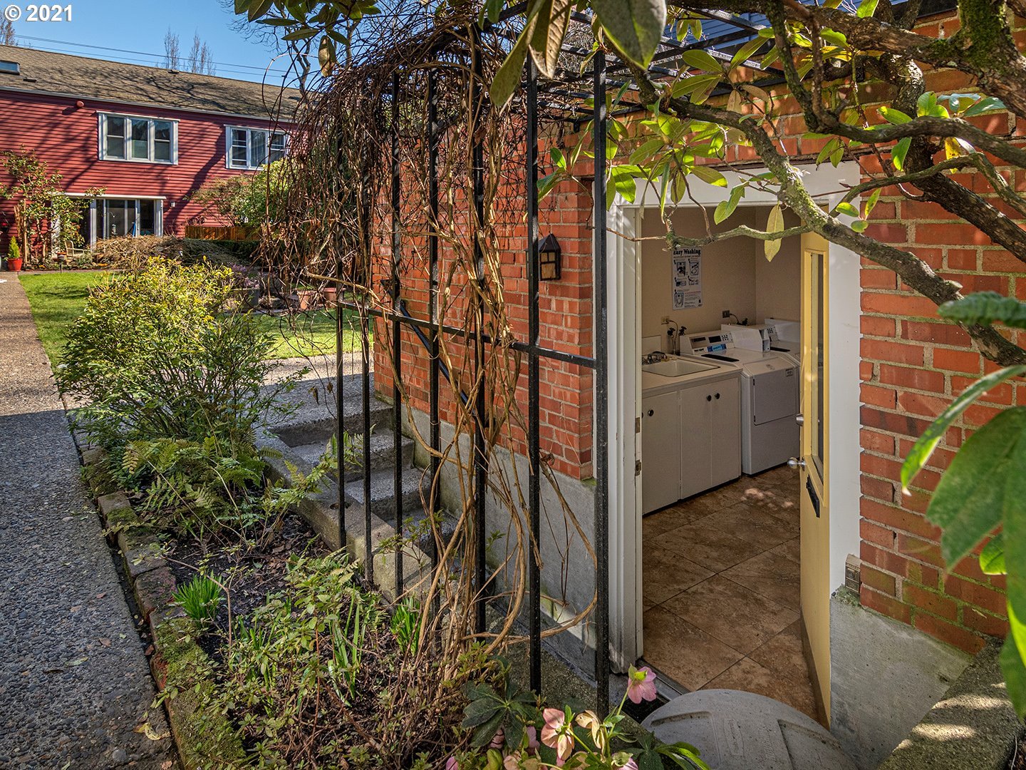 Photo #3: 21509657 Listing 