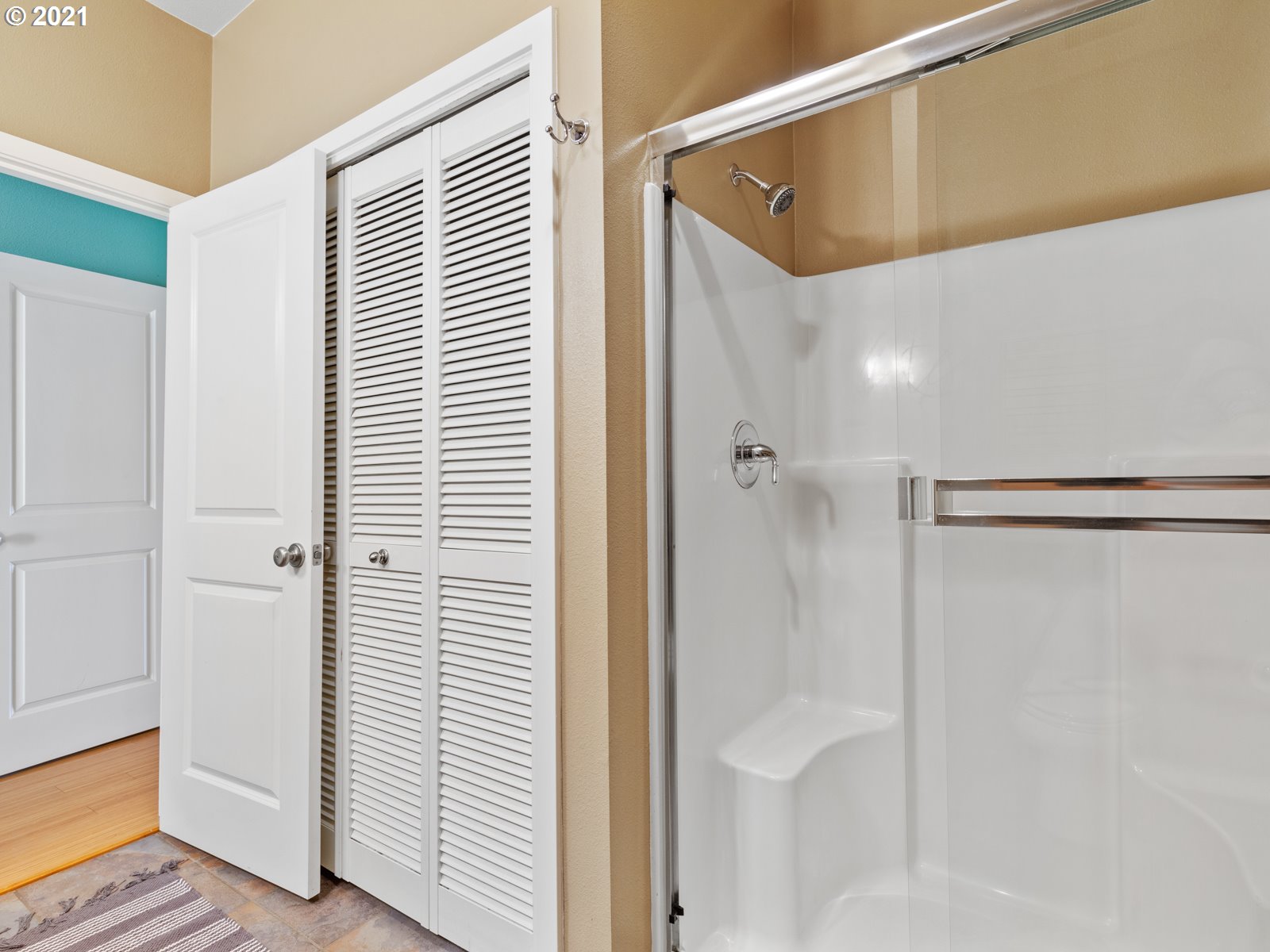 Photo #4: 21509790 Listing 