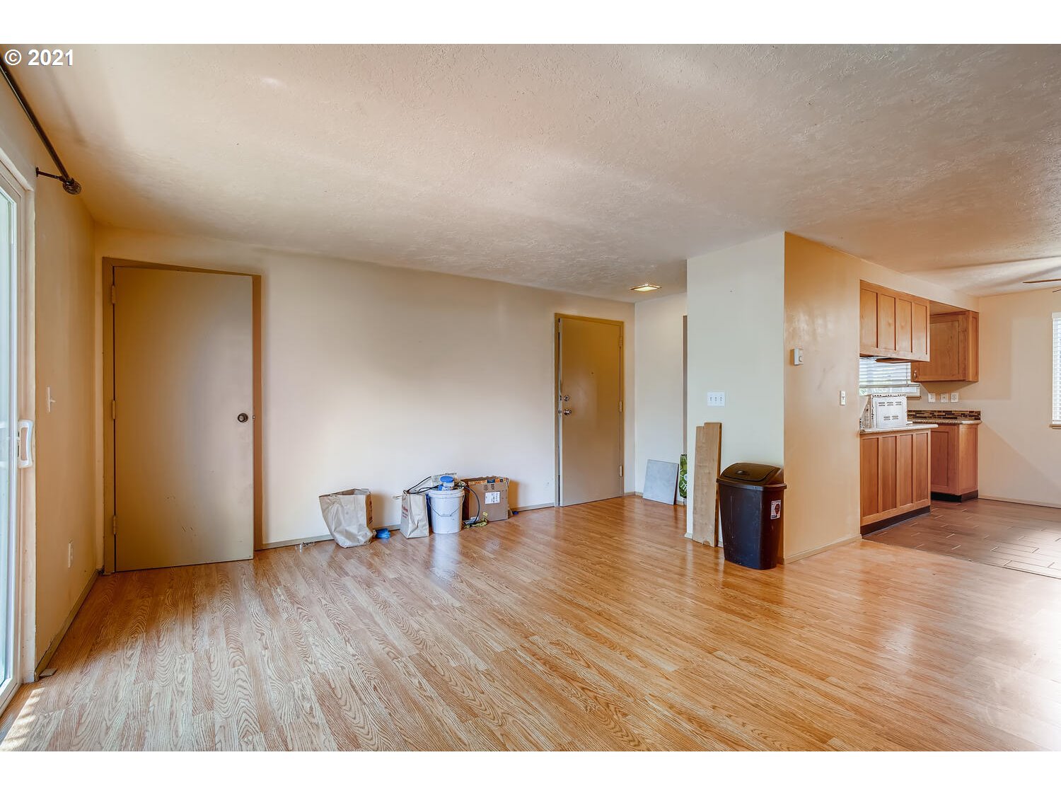 Photo #5: 21510927 Listing 
