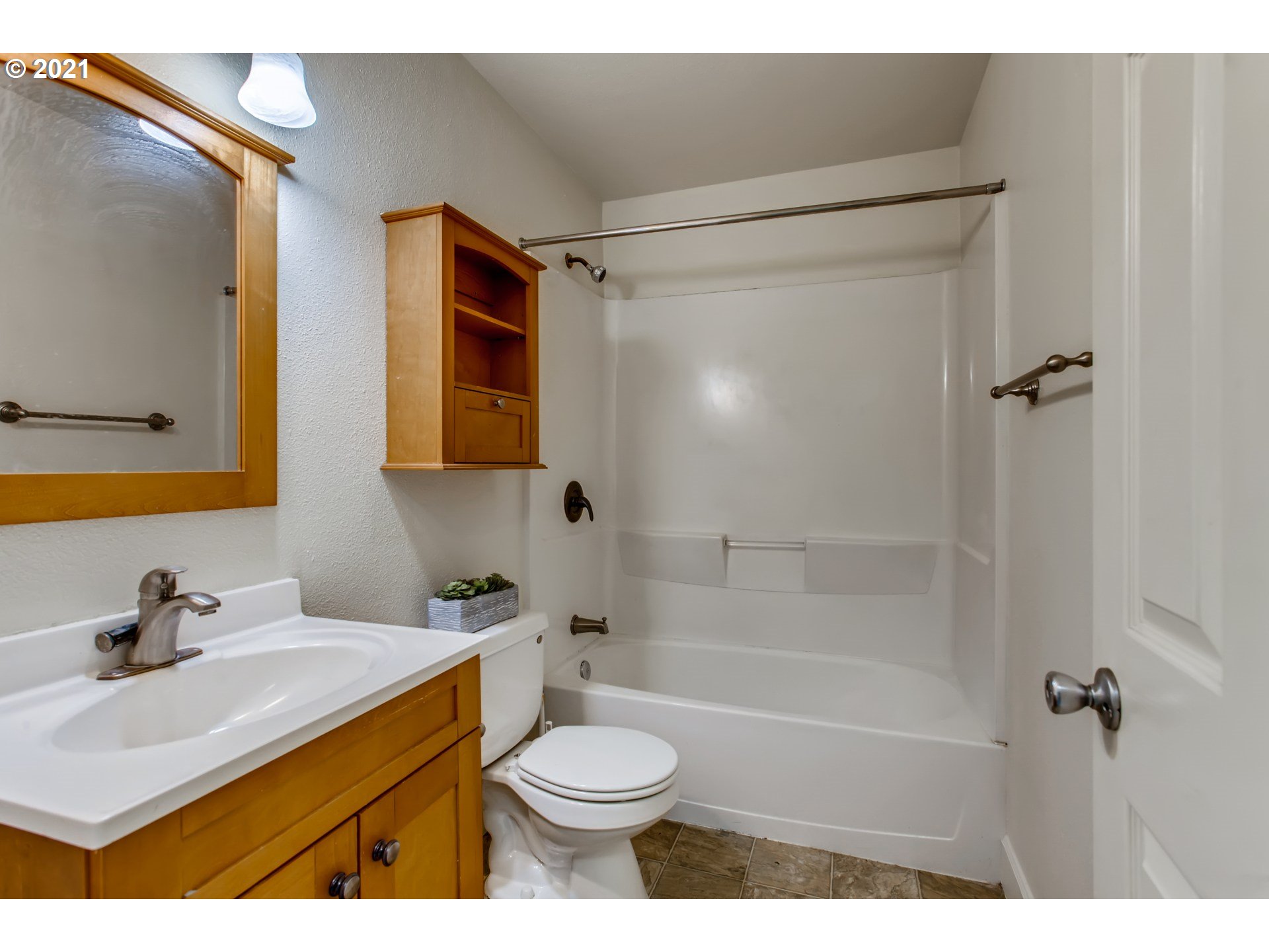 Photo #6: 21513660 Listing 