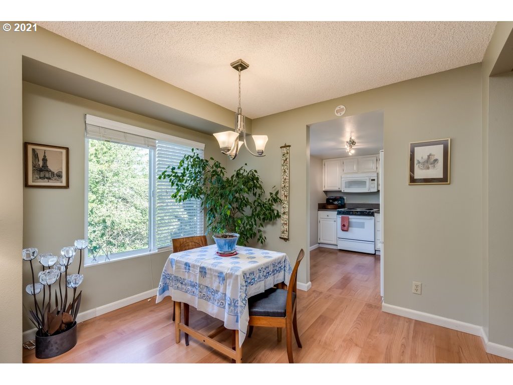 Photo #5: 21515775 Listing 