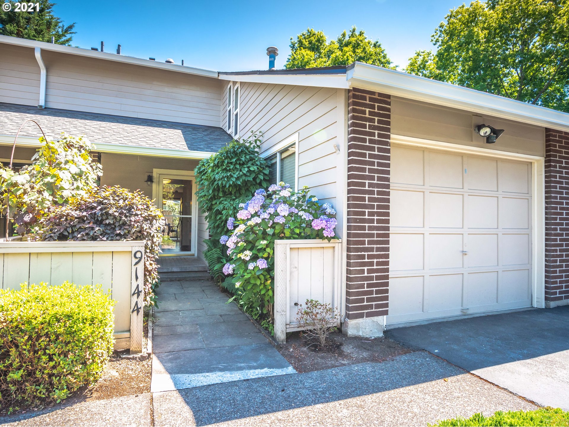 Photo #2: 21519787 Listing 