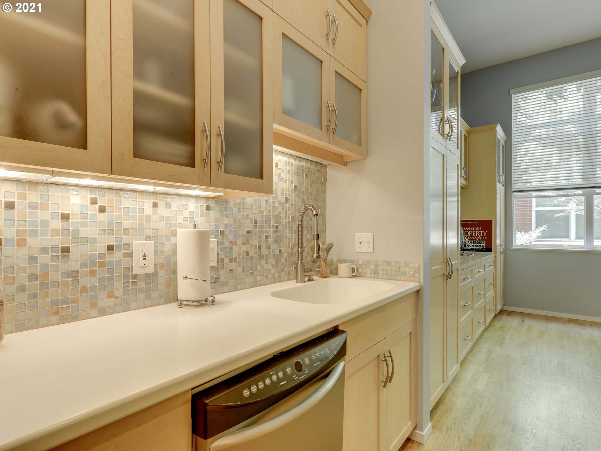 Photo #5: 21520831 Listing 