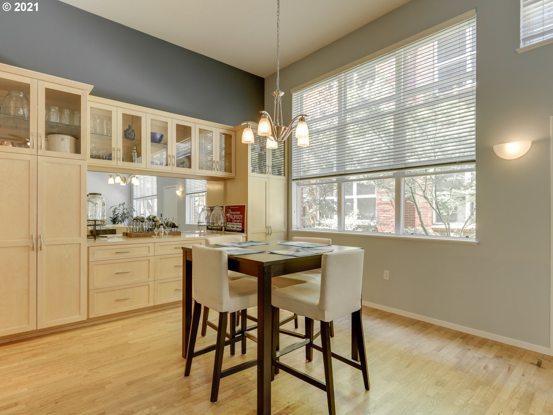 Photo #6: 21520831 Listing 
