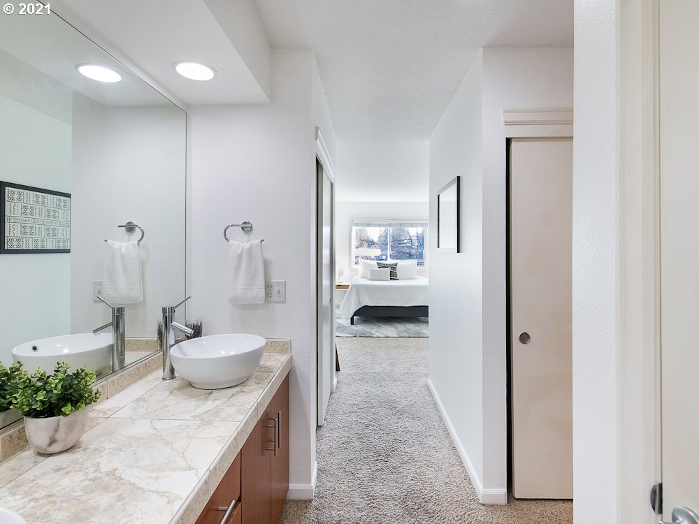 Photo #2: 21521250 Listing 