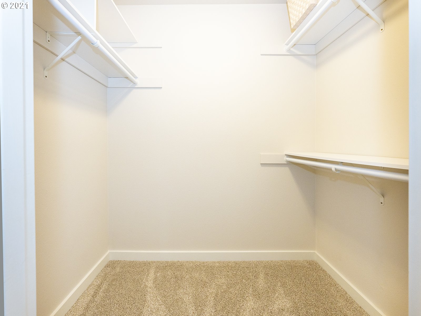 Photo #5: 21524686 Listing 