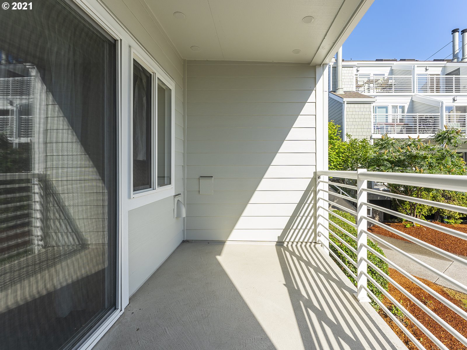 Photo #2: 21524765 Listing 