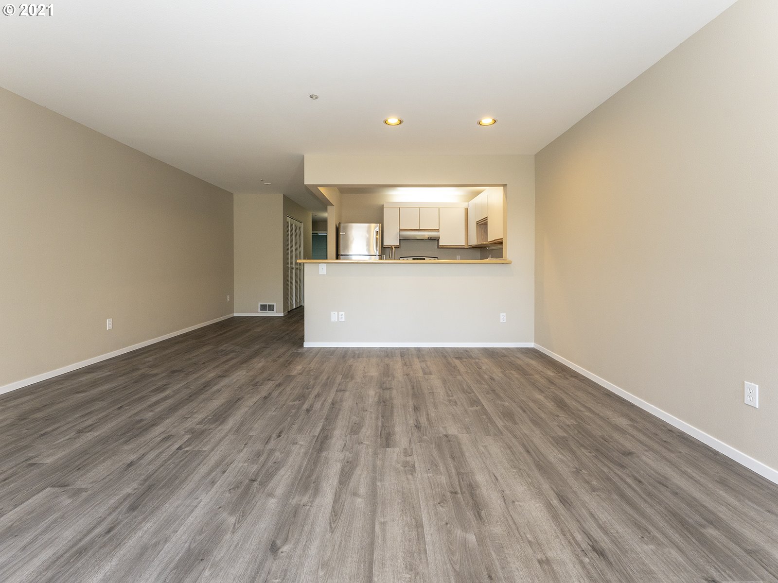 Photo #4: 21524765 Listing 