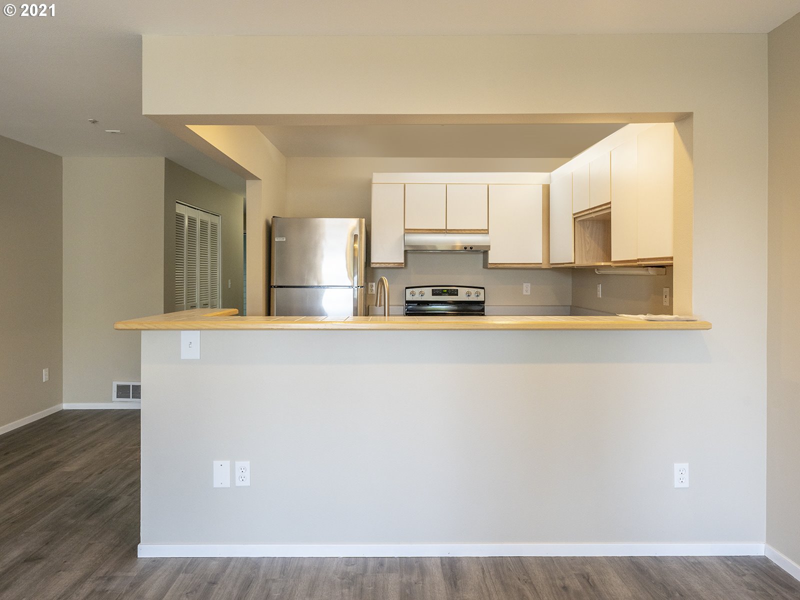 Photo #5: 21524765 Listing 