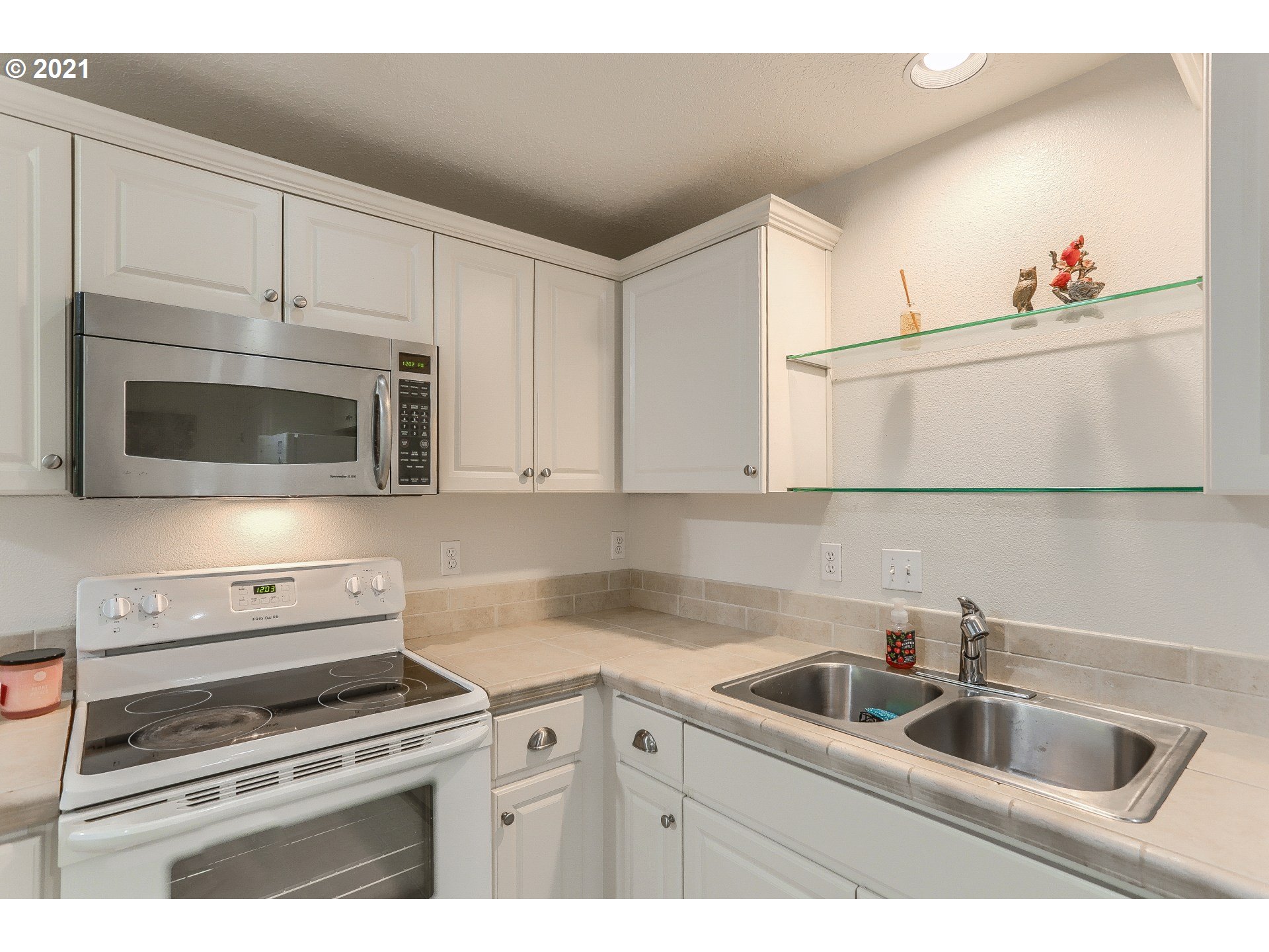 Photo #5: 21526199 Listing 
