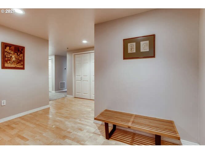 Photo #5: 21526899 Listing 