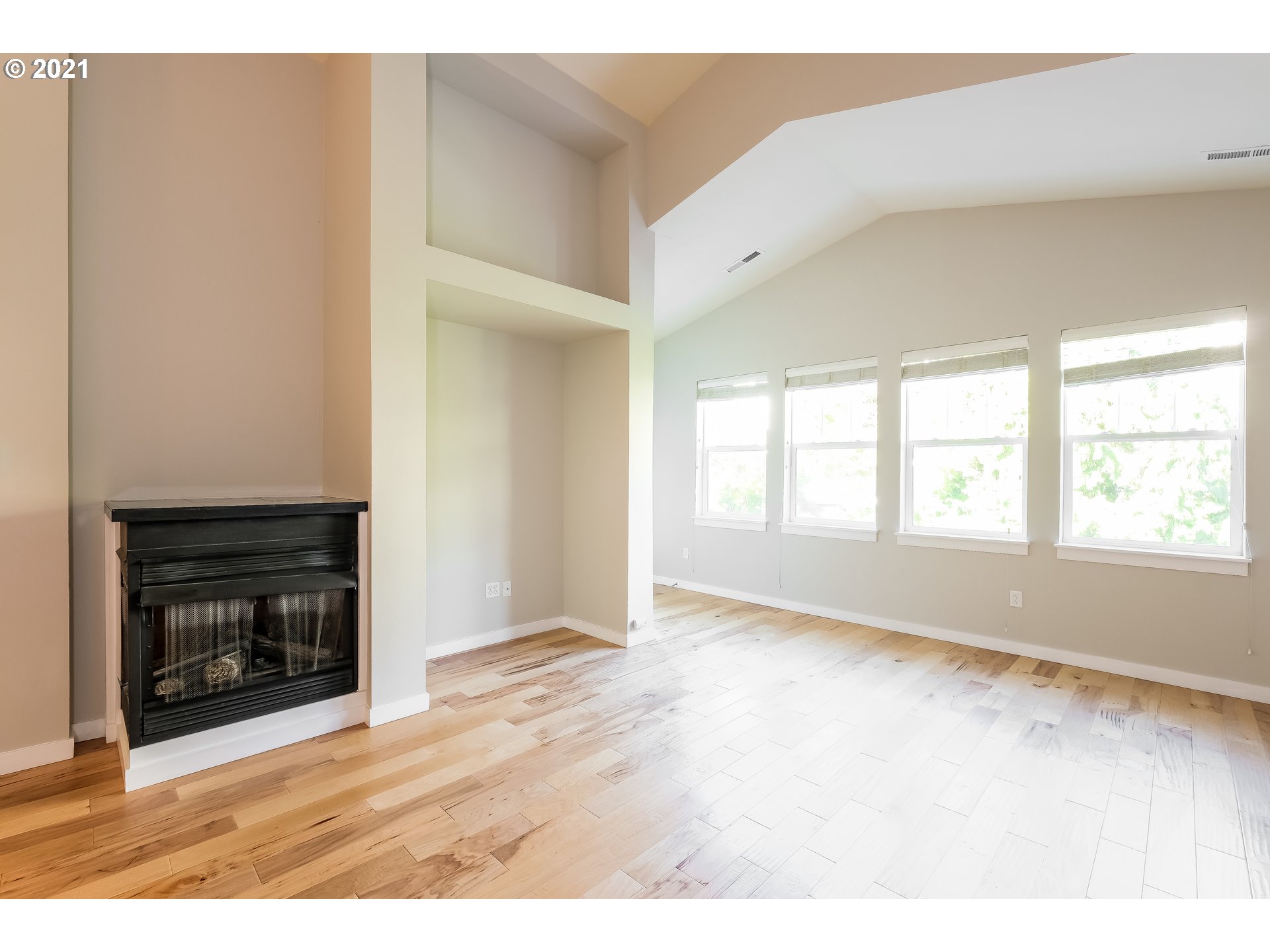 Photo #3: 21529931 Listing 