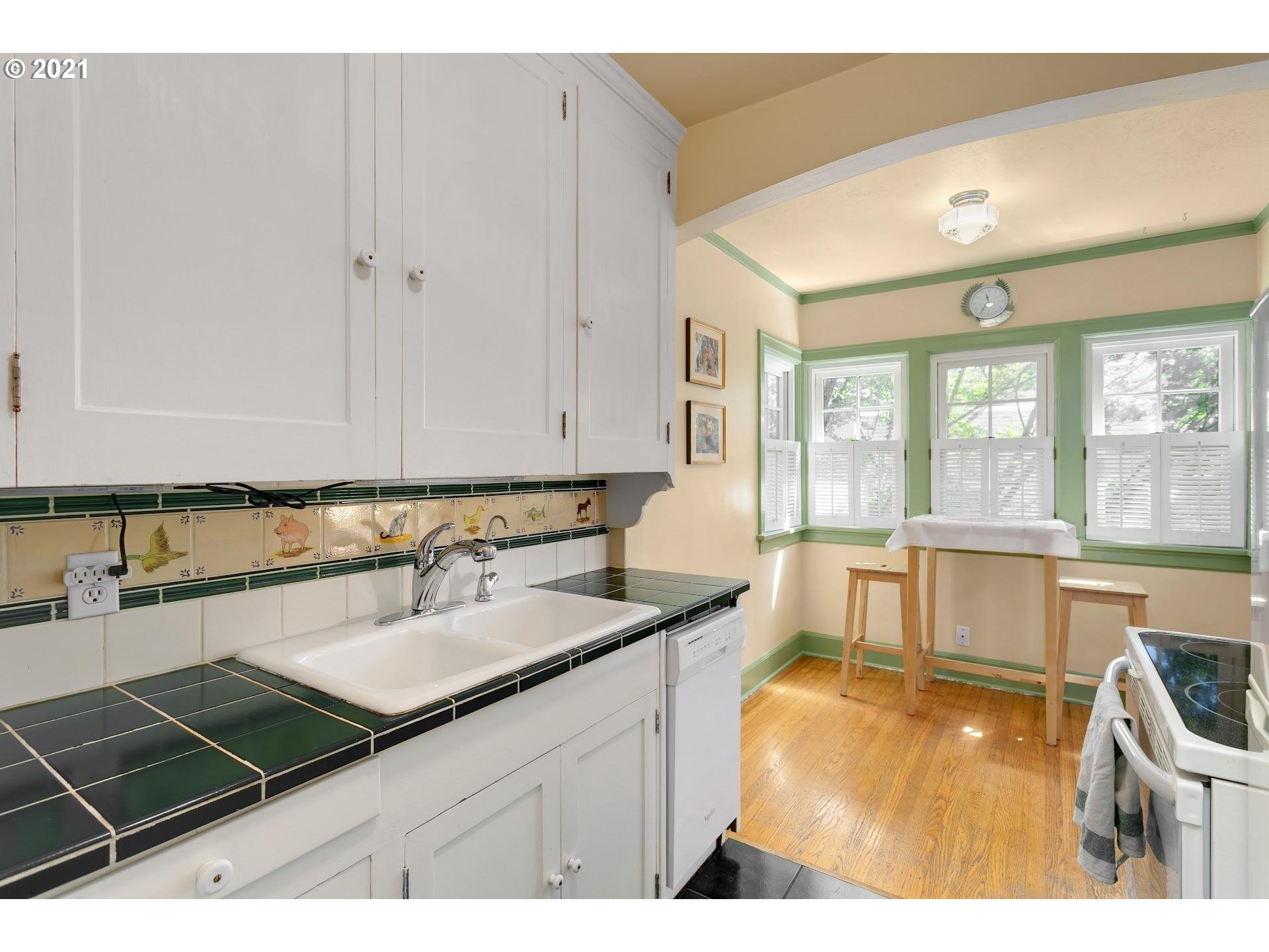 Photo #5: 21532323 Listing 