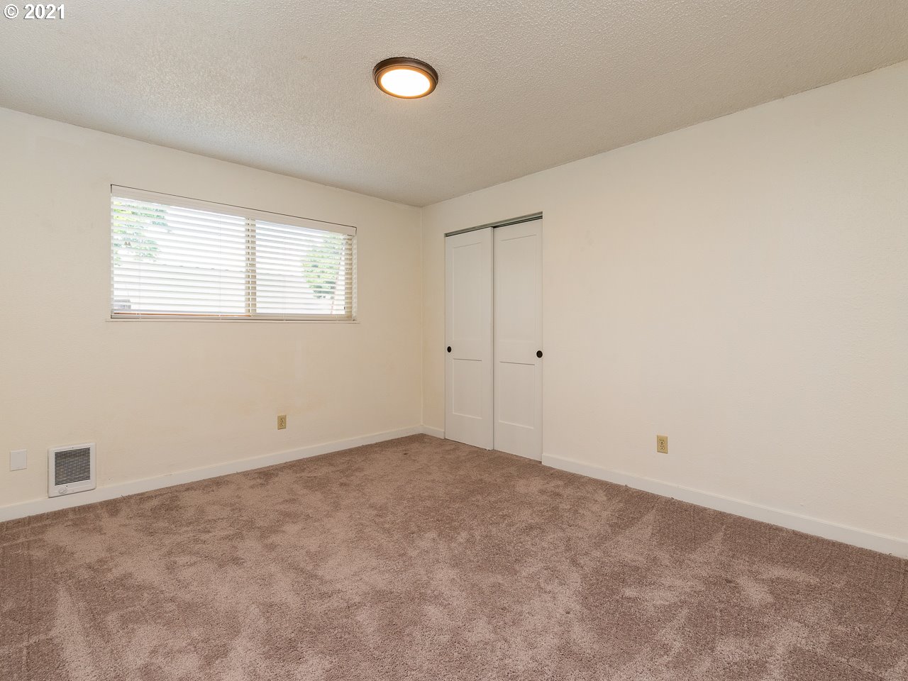 Photo #6: 21533949 Listing 