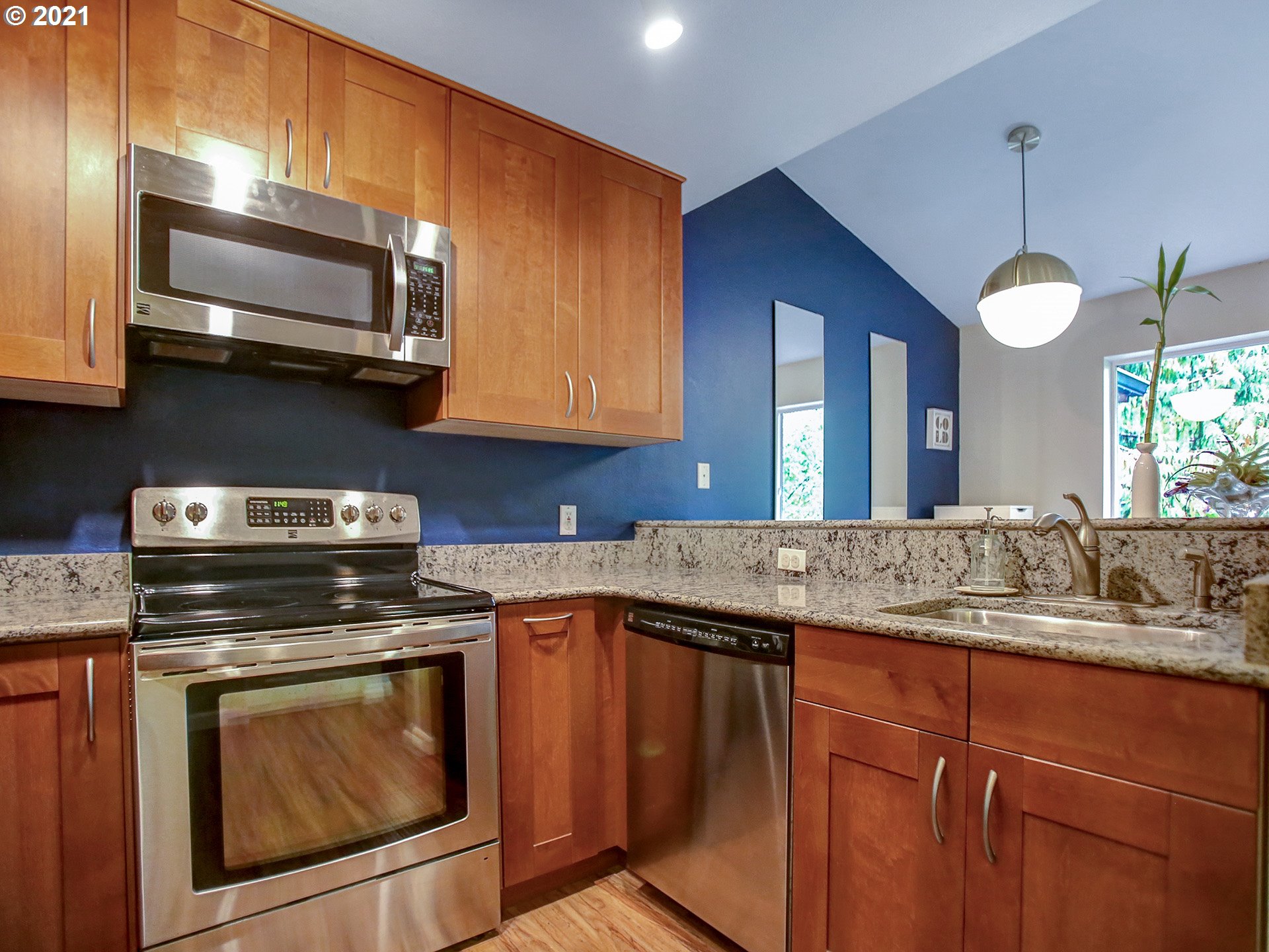 Photo #5: 21537259 Listing 