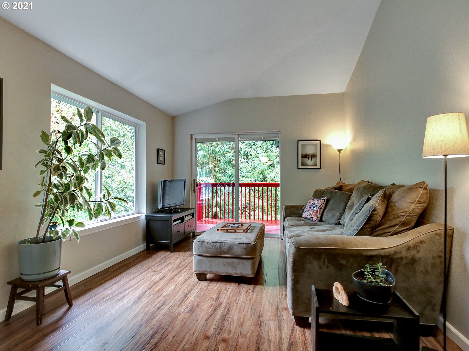 Photo #2: 21537259 Listing 
