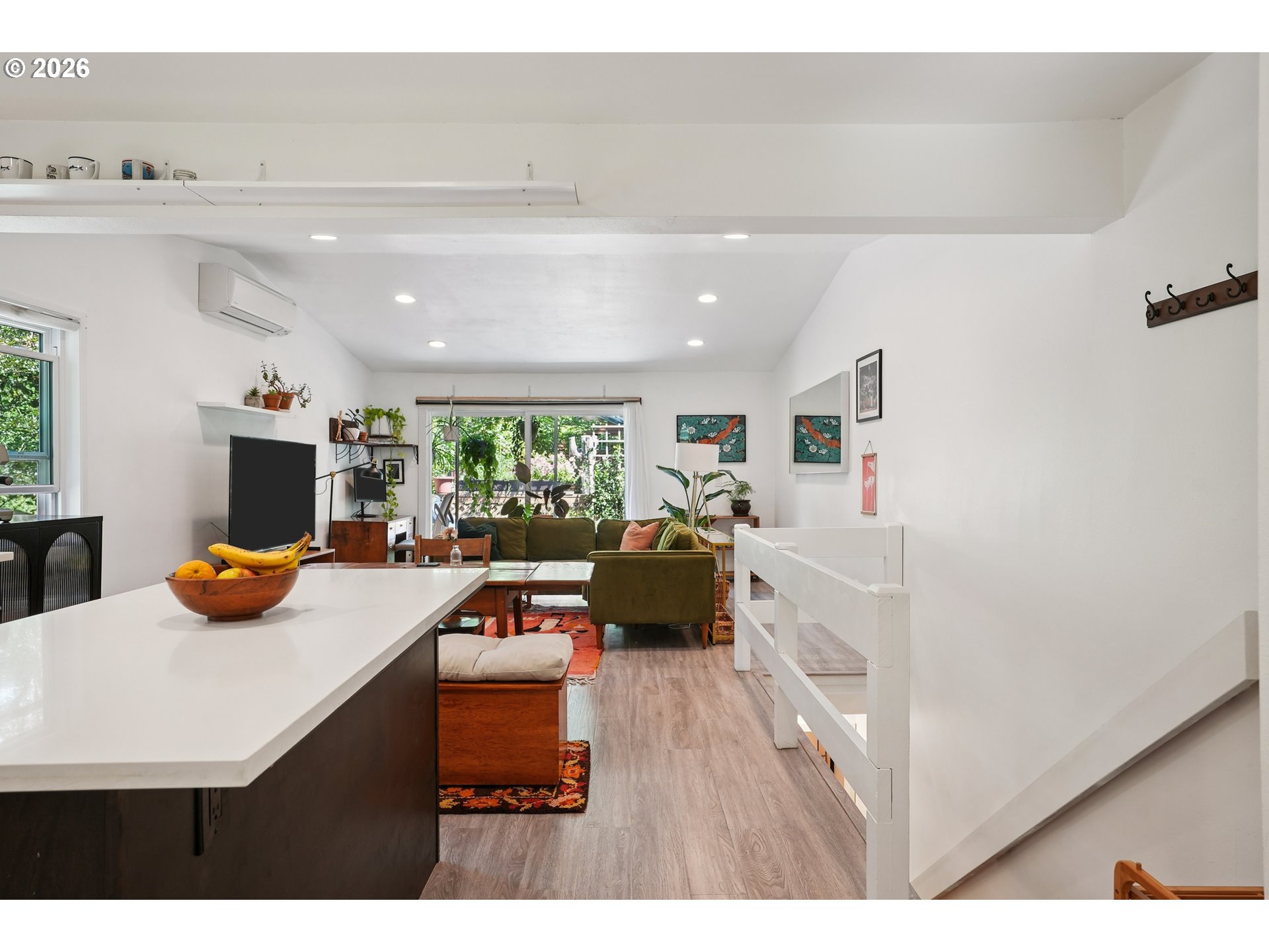 Photo #4: 215385451 Listing: Photo #4