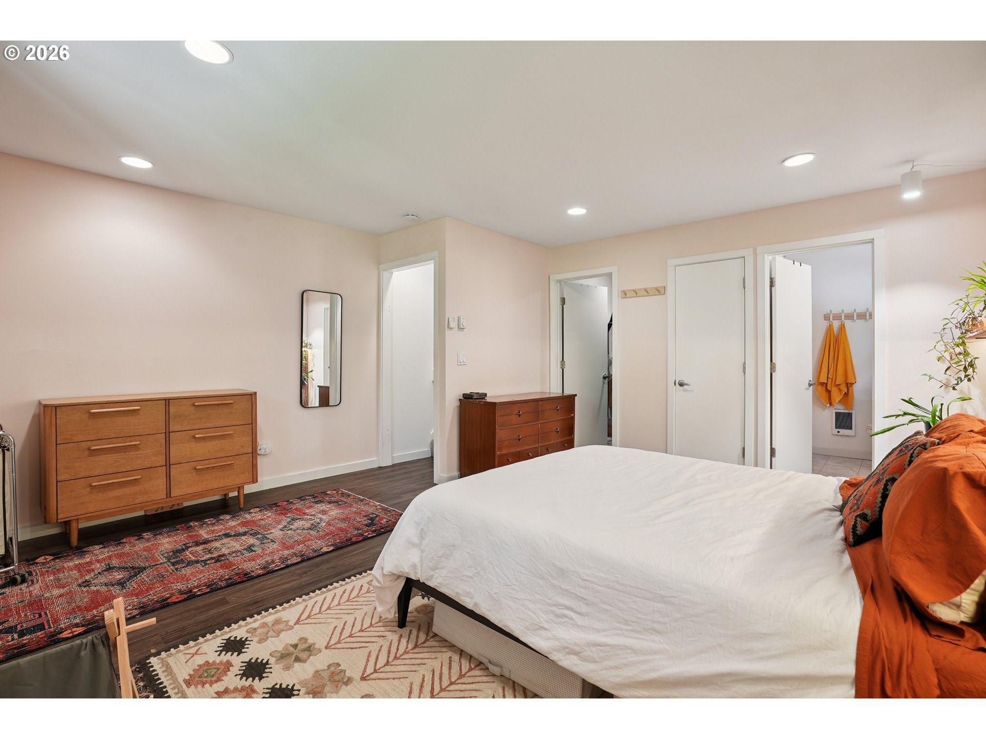 Photo #16: 215385451 Listing: Photo #16