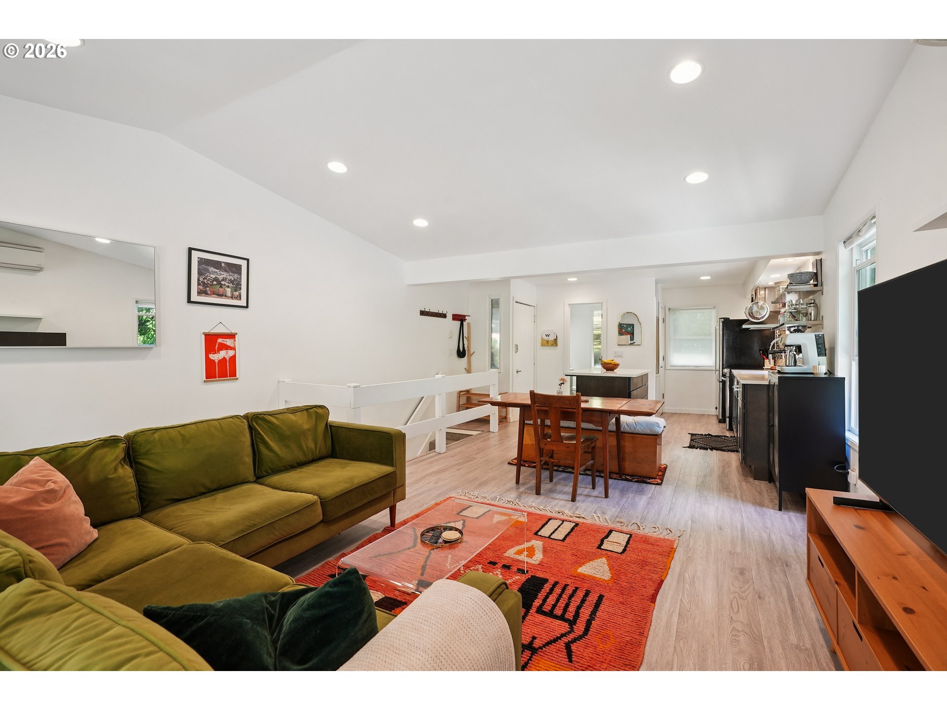 Photo #13: 215385451 Listing: Photo #13